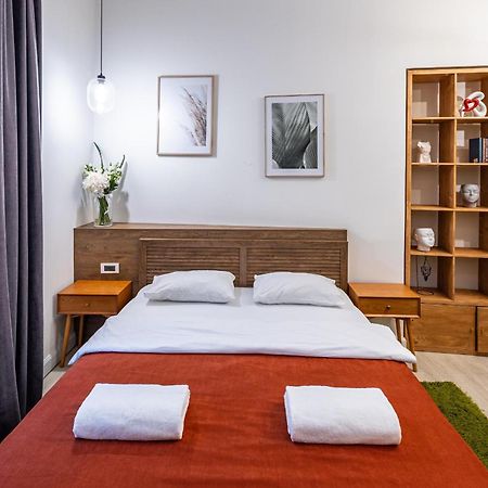 Apartamenty On Knyazya Romana 利沃夫 外观 照片