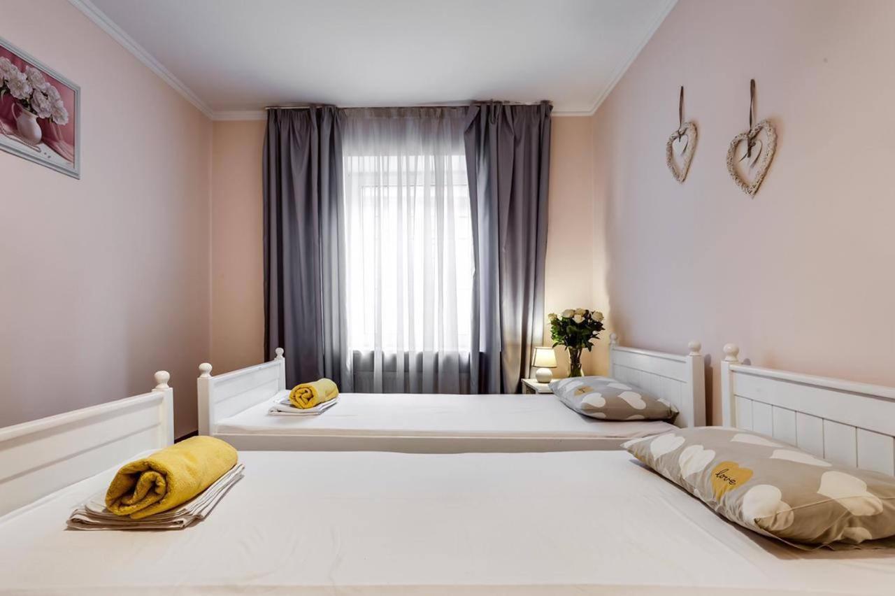 Apartamenty On Knyazya Romana 利沃夫 外观 照片