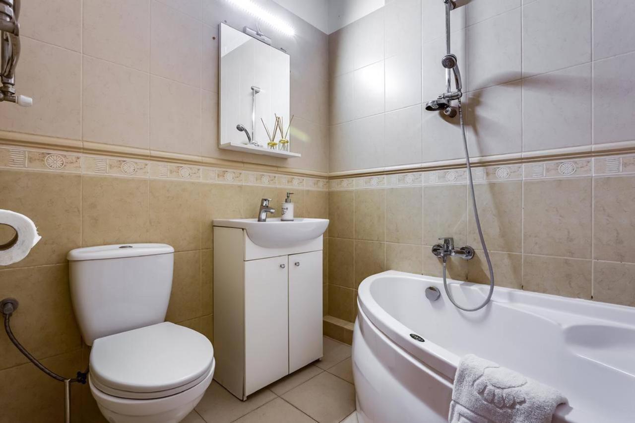 Apartamenty On Knyazya Romana 利沃夫 外观 照片