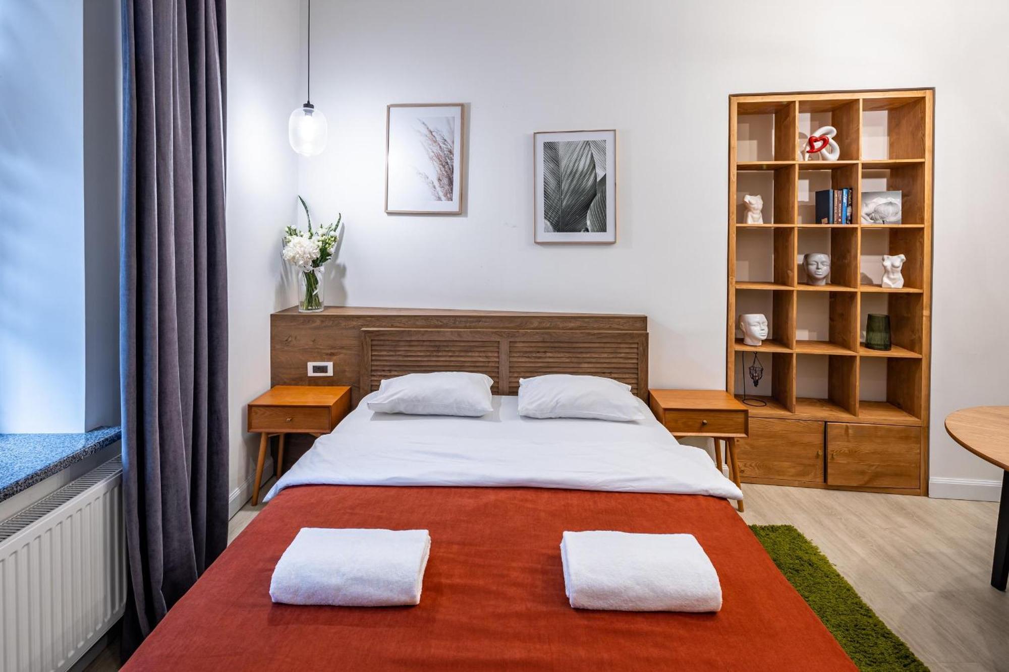 Apartamenty On Knyazya Romana 利沃夫 外观 照片