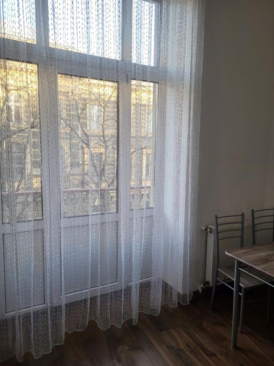 Apartamenty On Knyazya Romana 利沃夫 外观 照片