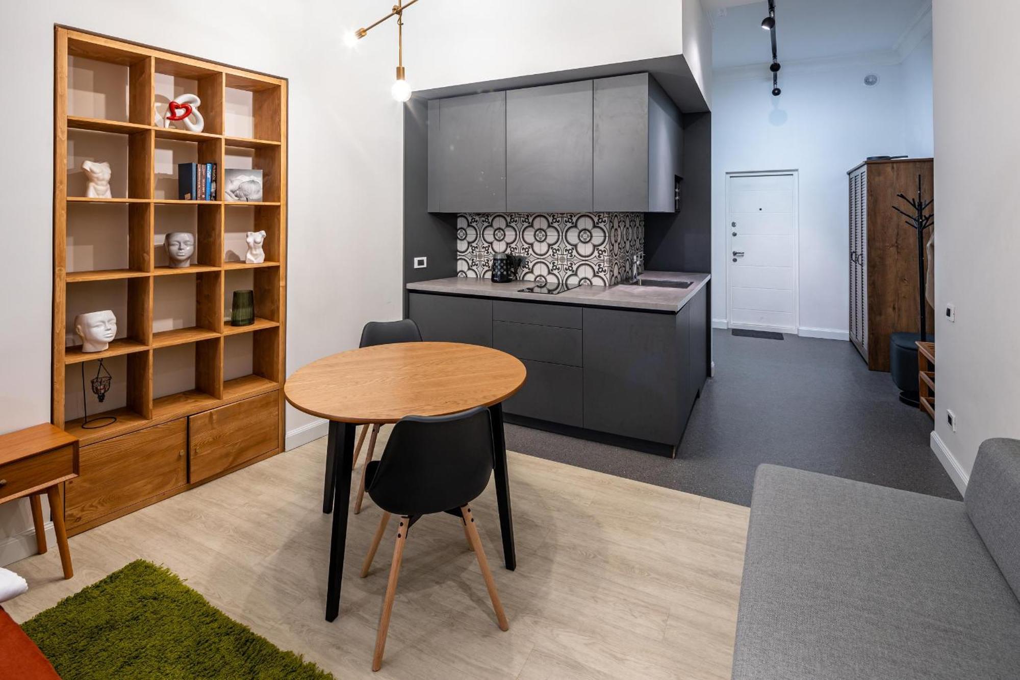 Apartamenty On Knyazya Romana 利沃夫 外观 照片