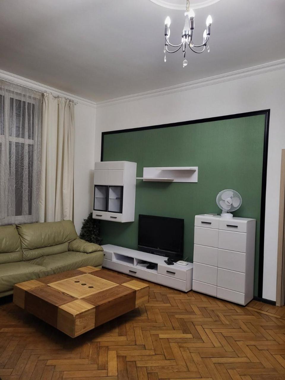 Apartamenty On Knyazya Romana 利沃夫 外观 照片