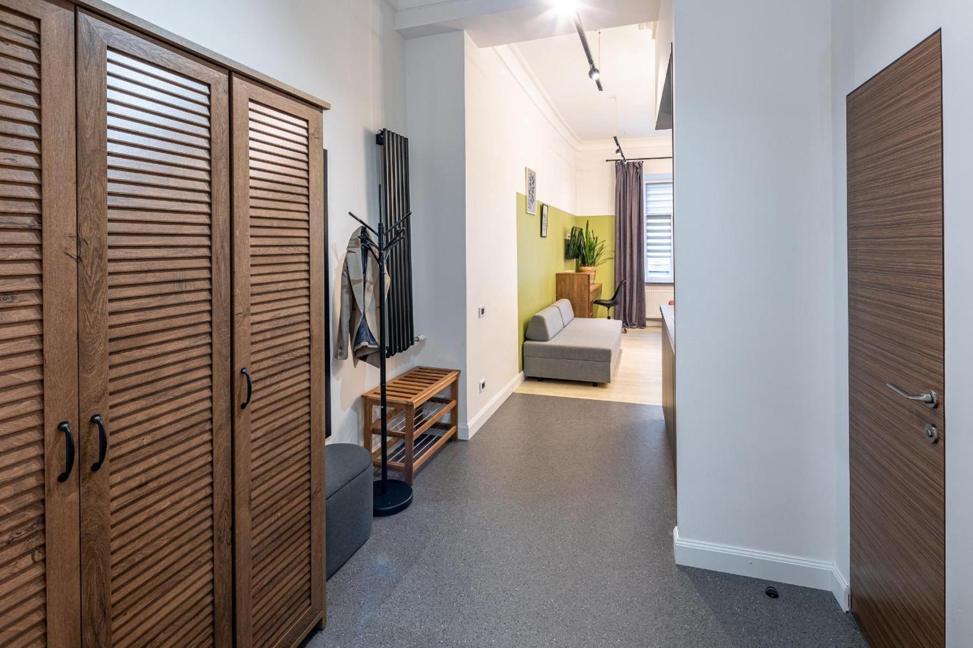 Apartamenty On Knyazya Romana 利沃夫 外观 照片