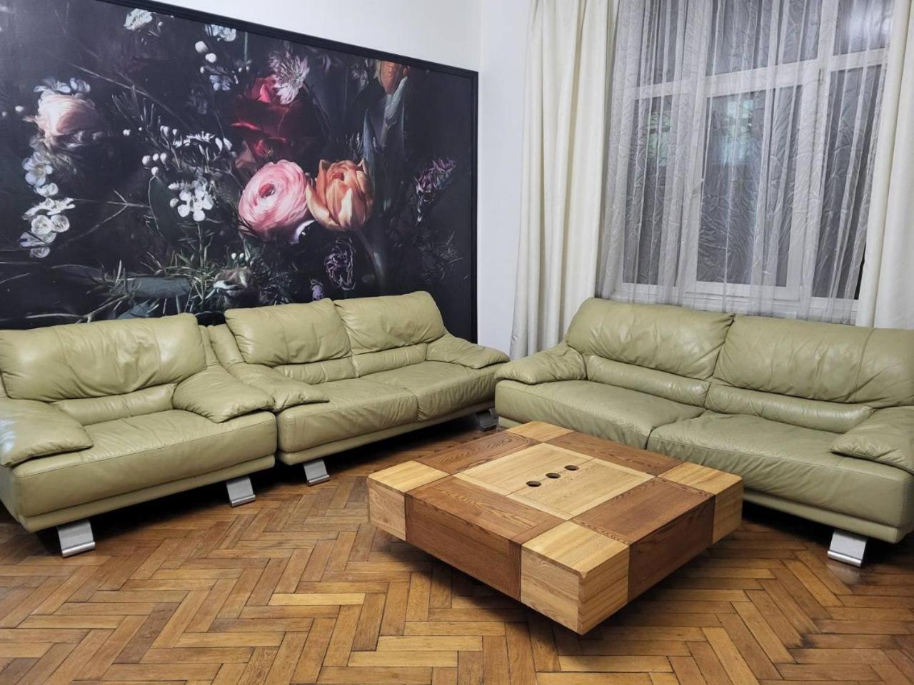 Apartamenty On Knyazya Romana 利沃夫 外观 照片