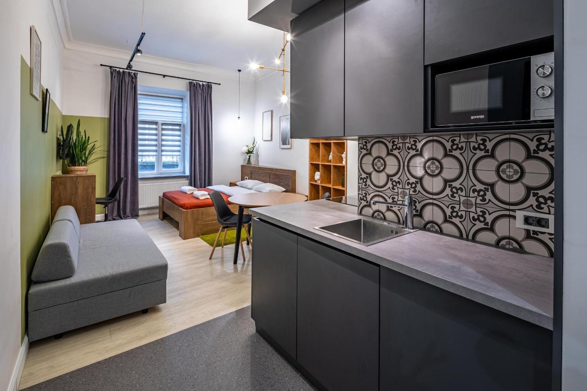 Apartamenty On Knyazya Romana 利沃夫 外观 照片