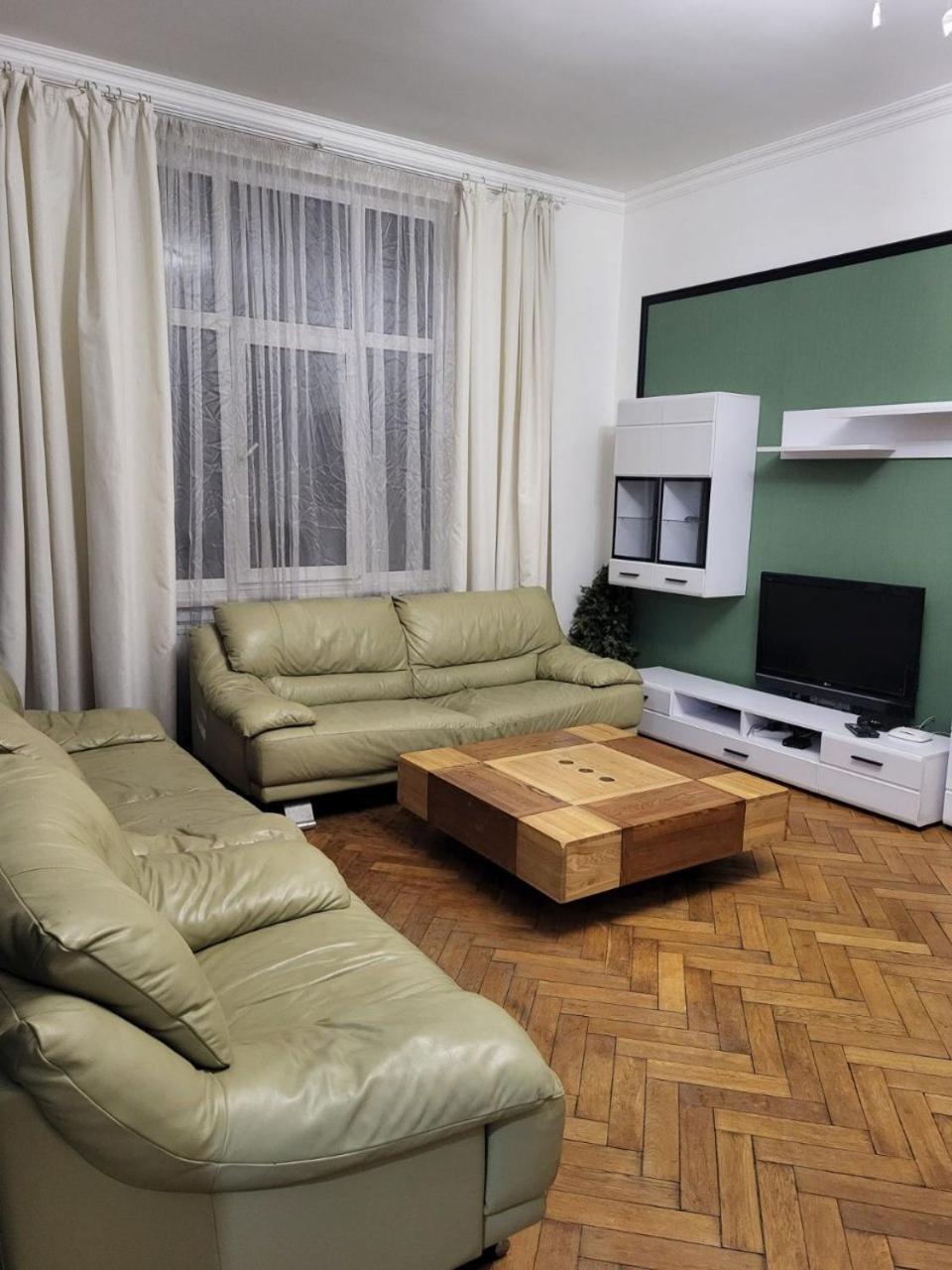 Apartamenty On Knyazya Romana 利沃夫 外观 照片
