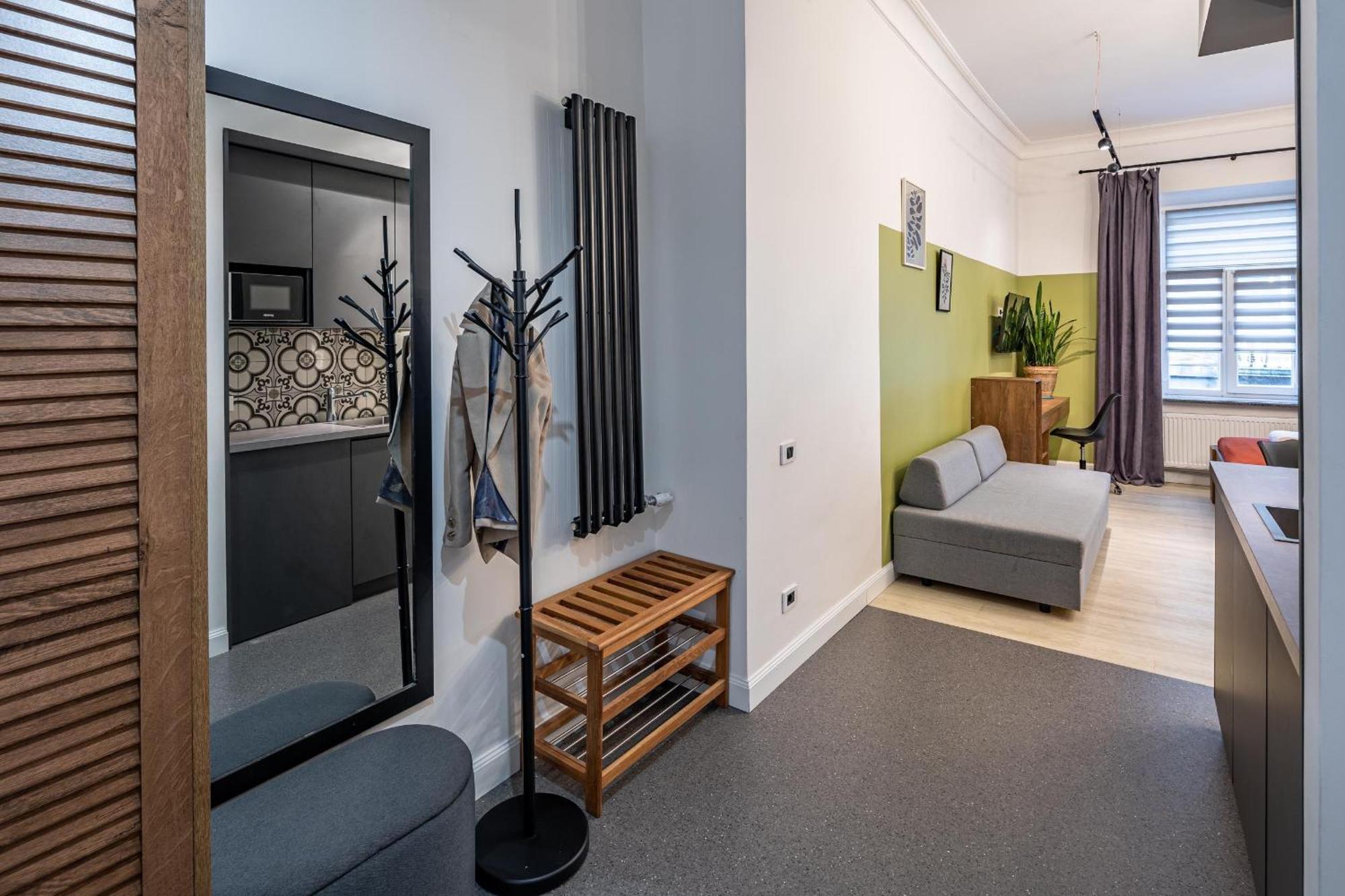 Apartamenty On Knyazya Romana 利沃夫 外观 照片